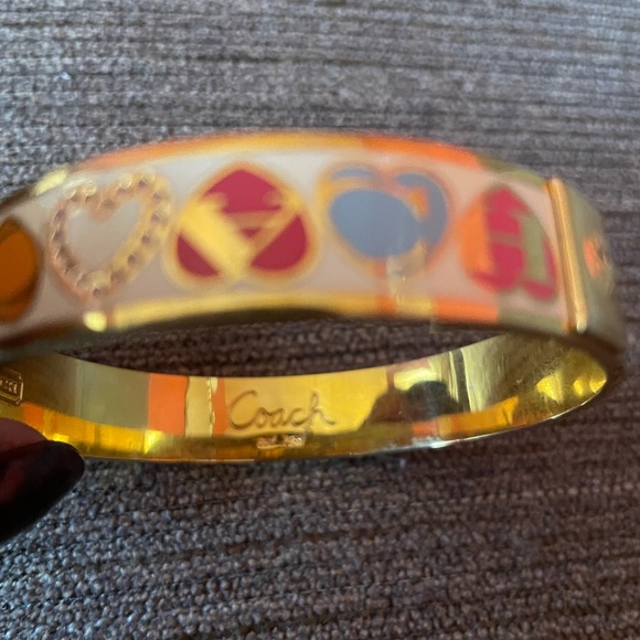 EUC Coach Heart Bracelet - Picture 11 of 13